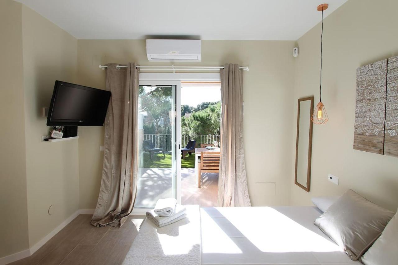 Petit Bijou - Beach Apartment III カステルデフェルス エクステリア 写真